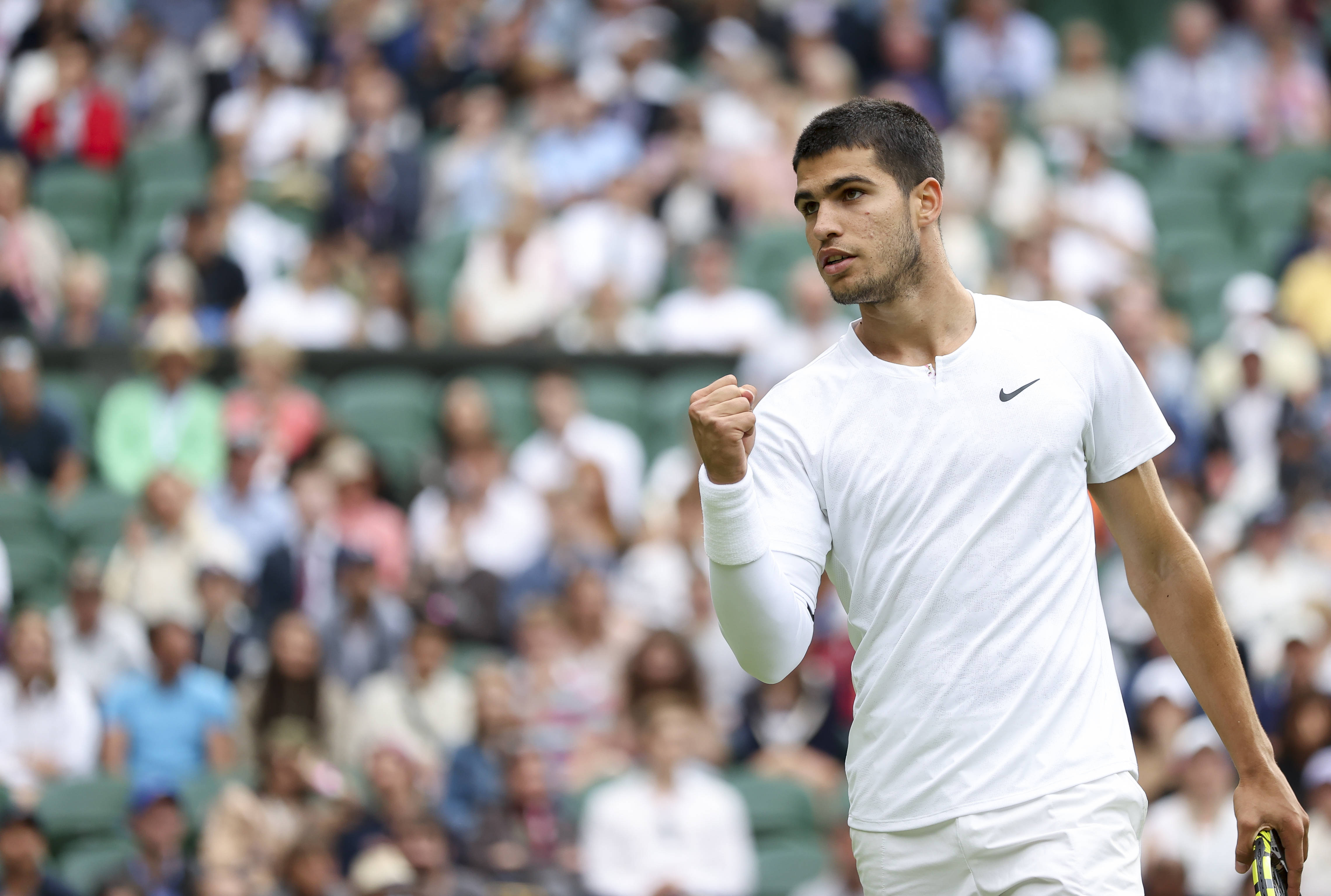 阿迪达斯 阿迪达斯